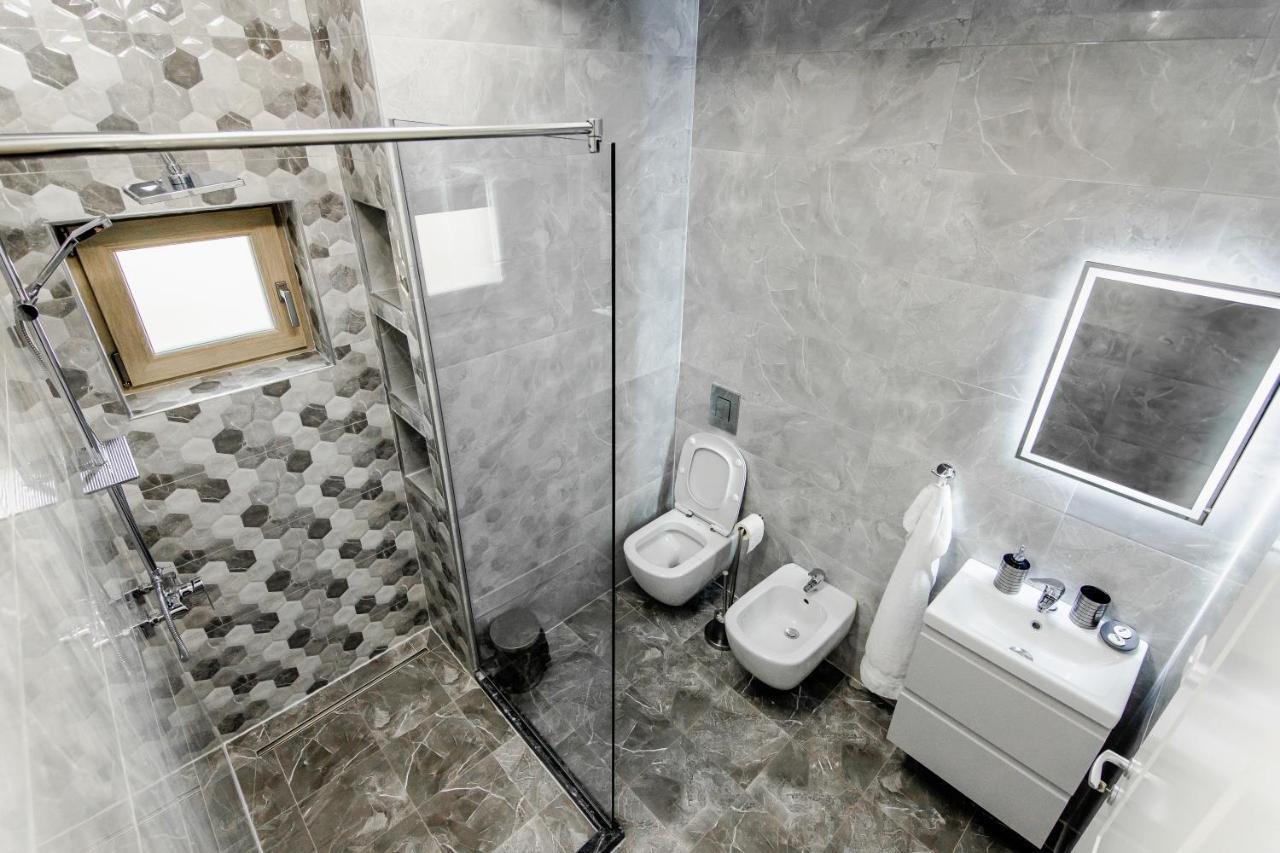 Samplus Central Apartment Craiova Exteriör bild